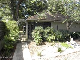 featured image of 2096 Pat Ln #B