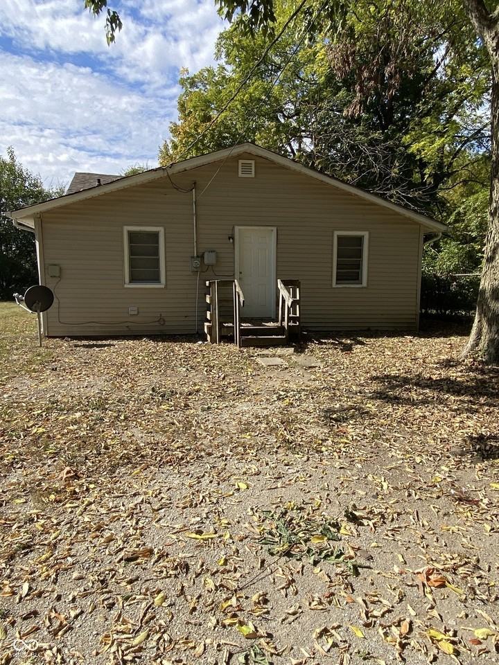 2373 N Oxford St - Photo 2 of 17