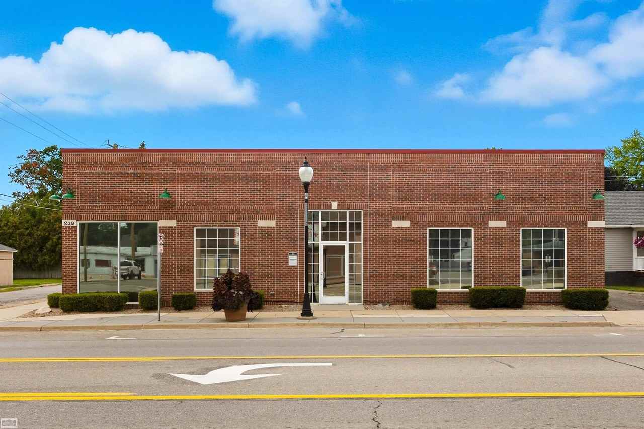 218 S Main St - Photo 3 of 45