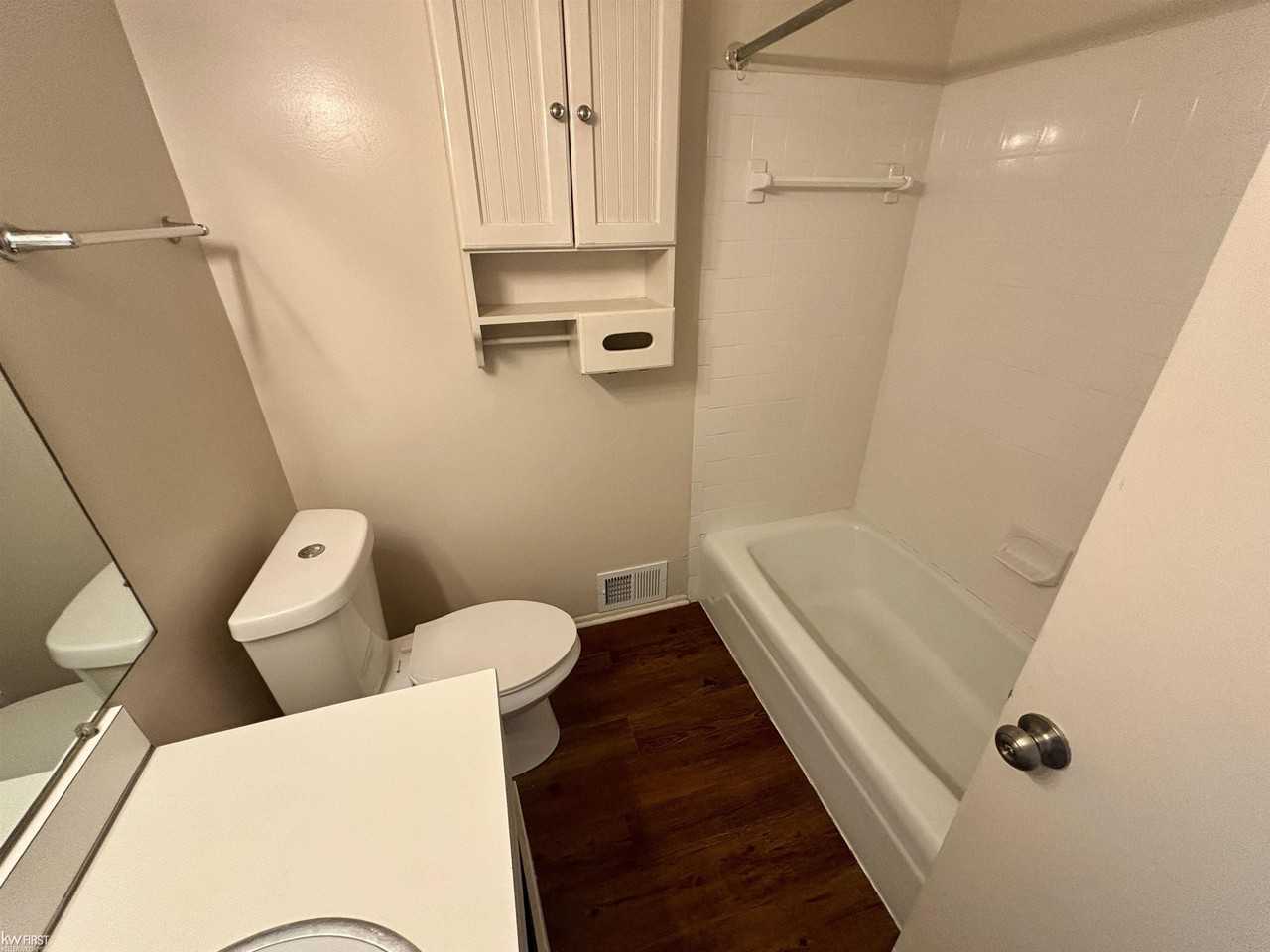 8317 Camelot Ct - Photo 4 of 5