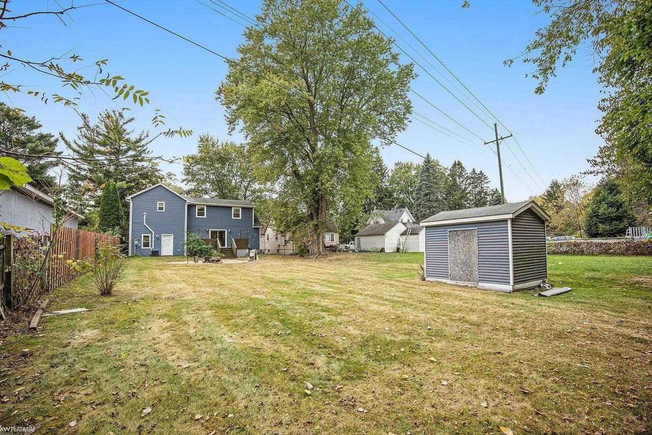 4162 Pine Grove Ave - Photo 5 of 23