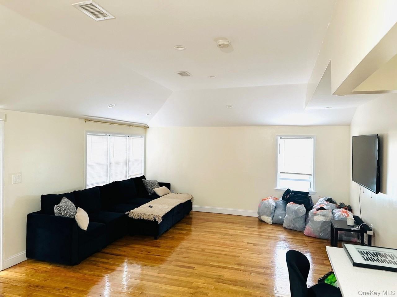 11432 168th St #2 - Photo 3 of 18