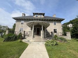 featured image of 700 Franklin St #4