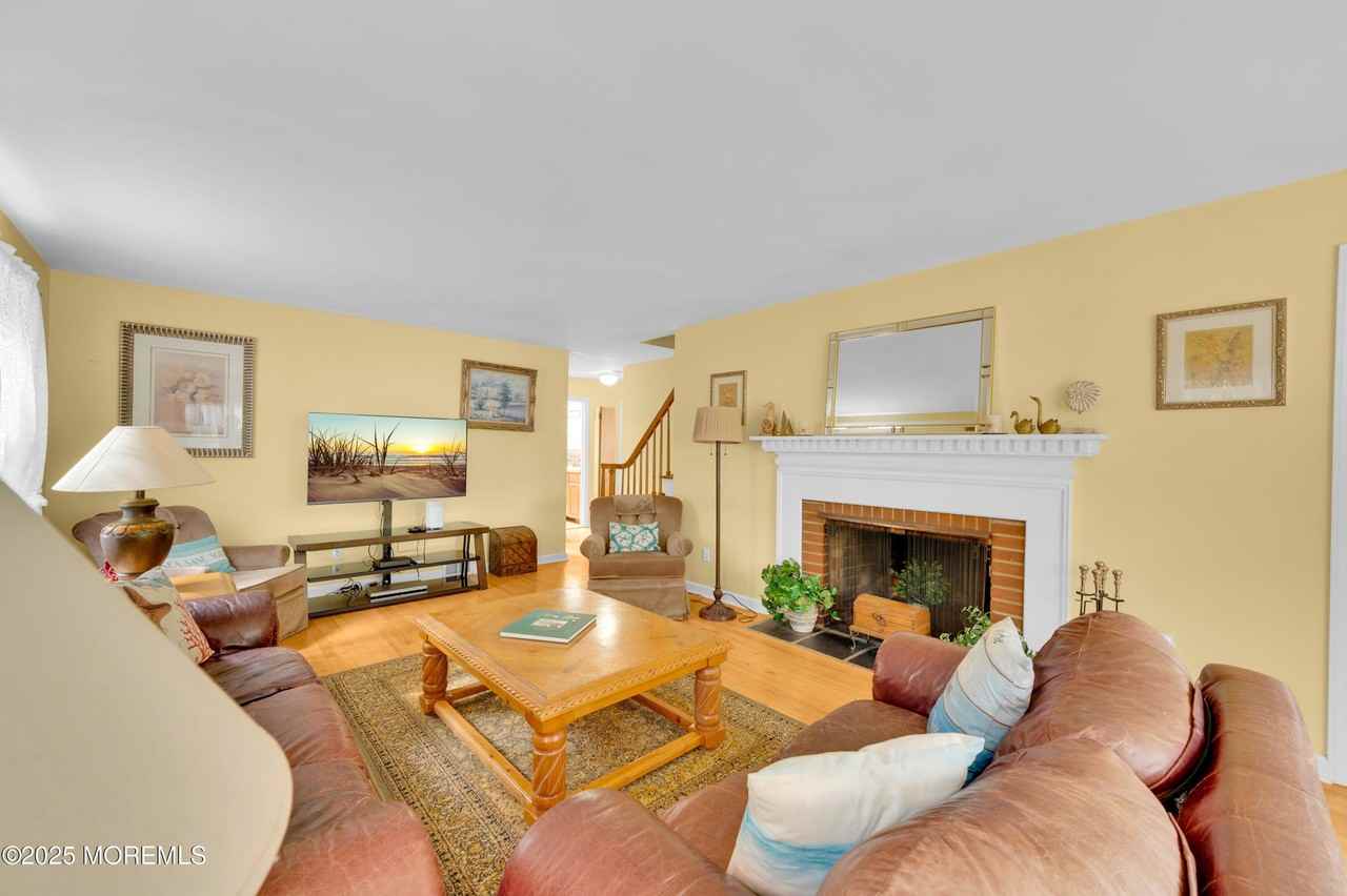 2203 3rd Ave - Photo 2 of 27