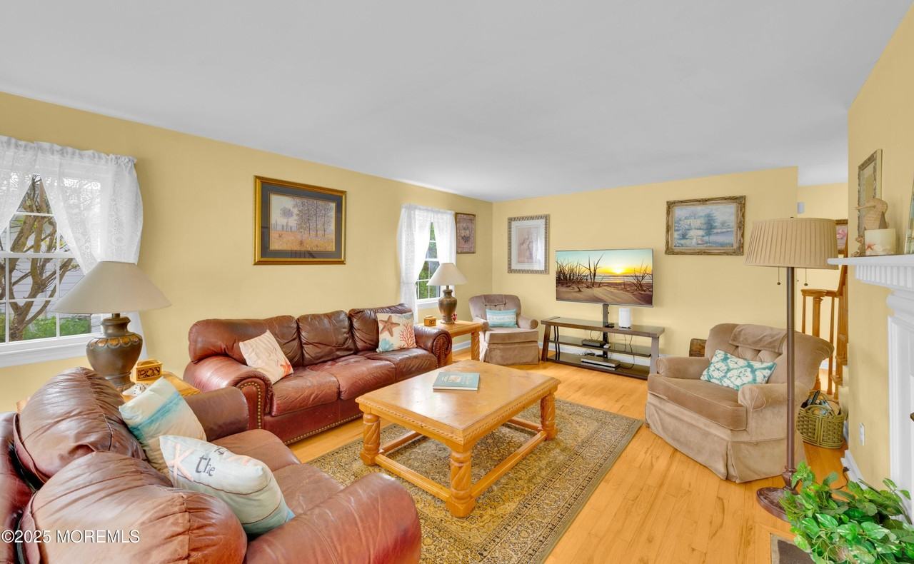 2203 3rd Ave - Photo 3 of 27