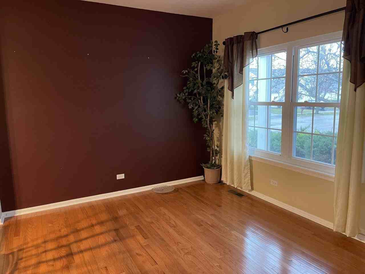 1100 Rosefield Ln - Photo 6 of 21