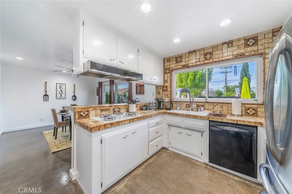 22349 Vanowen Street - Photo 5 of 15