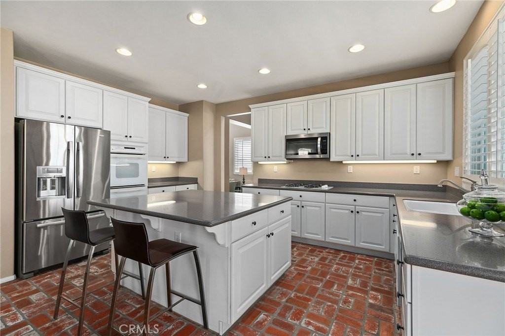 33336 Barrington Dr - Photo 6 of 16