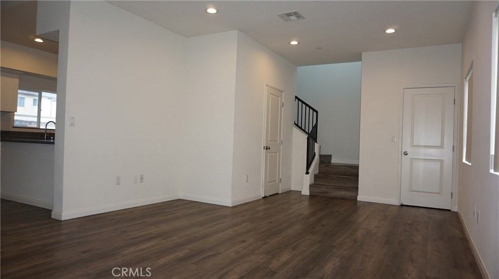 416 N Dalton Ave - Photo 3 of 15