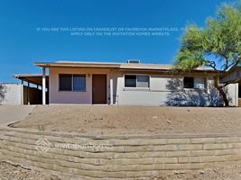 featured image of 1314 E Mercer Ln