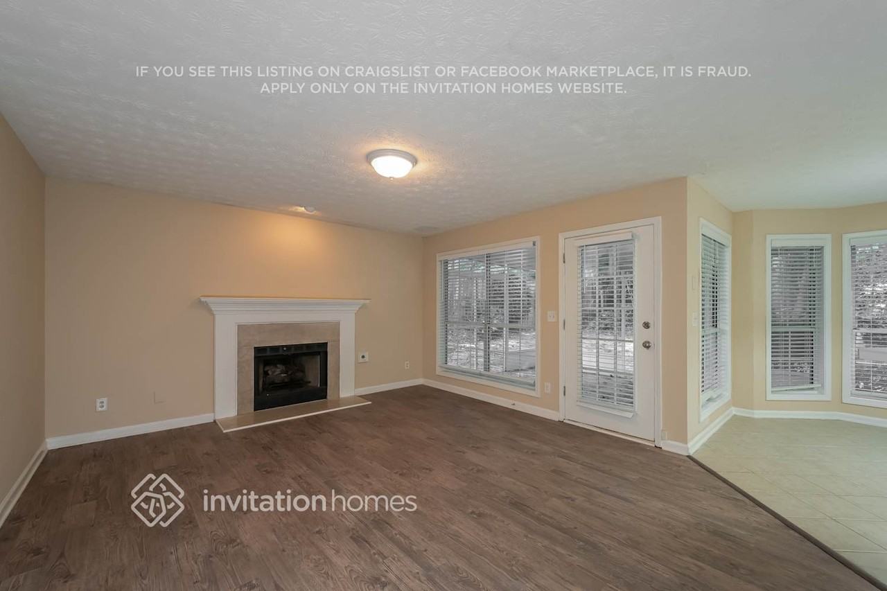 710 Suwanee Lakes Cir - Photo 5 of 18