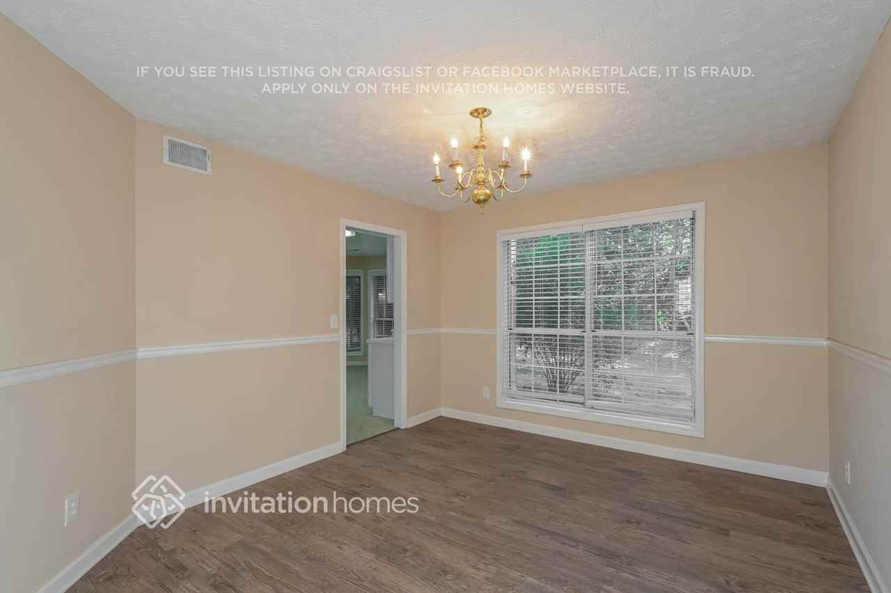 710 Suwanee Lakes Cir - Photo 6 of 18