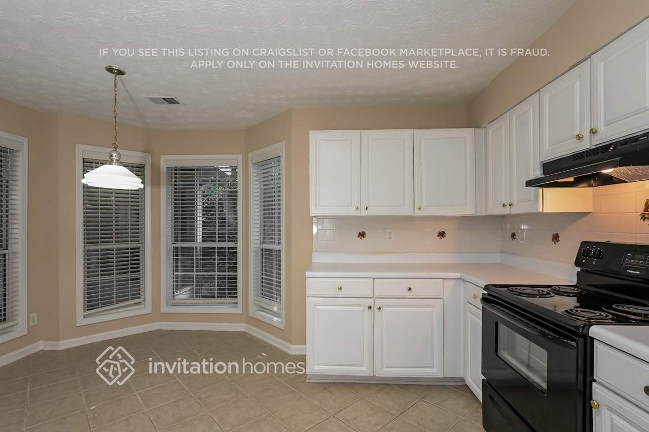 710 Suwanee Lakes Cir - Photo 7 of 18