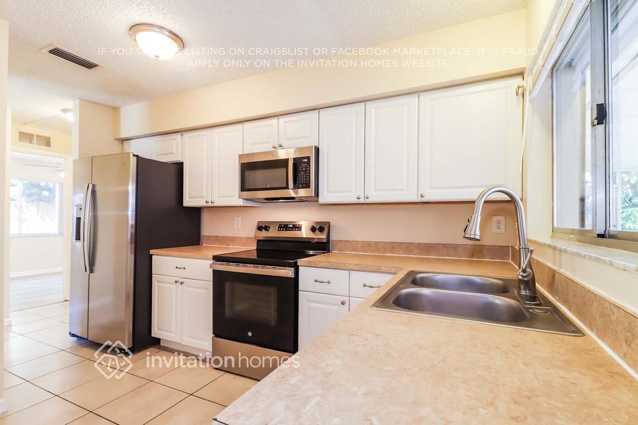 6409 109th Ave N - Photo 7 of 17