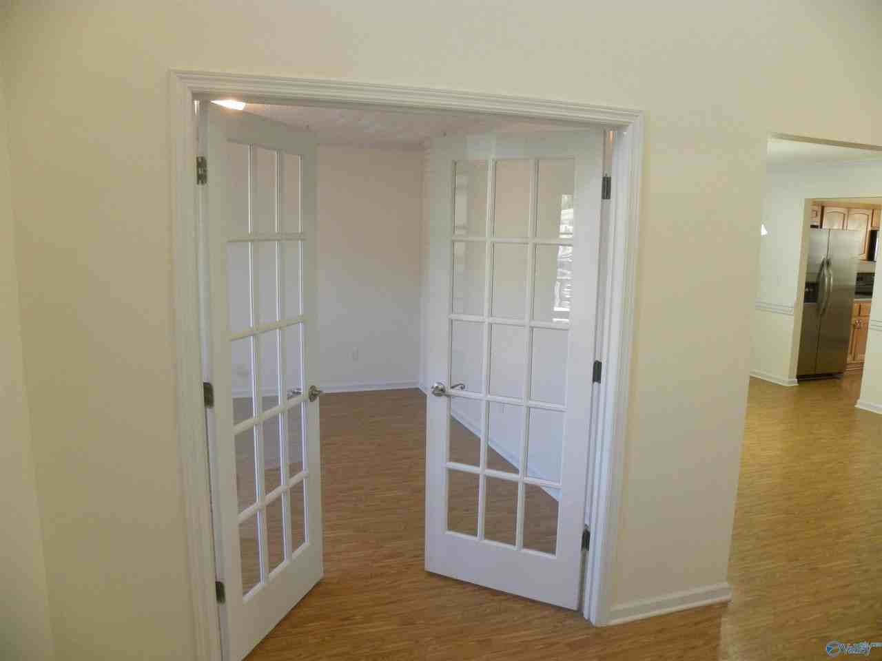 409 Jasmine Dr - Photo 3 of 39