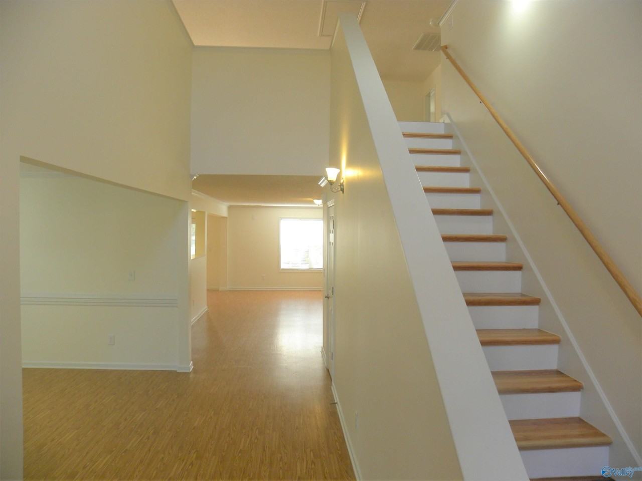 409 Jasmine Dr - Photo 5 of 39