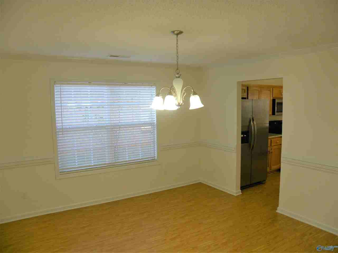 409 Jasmine Dr - Photo 7 of 39