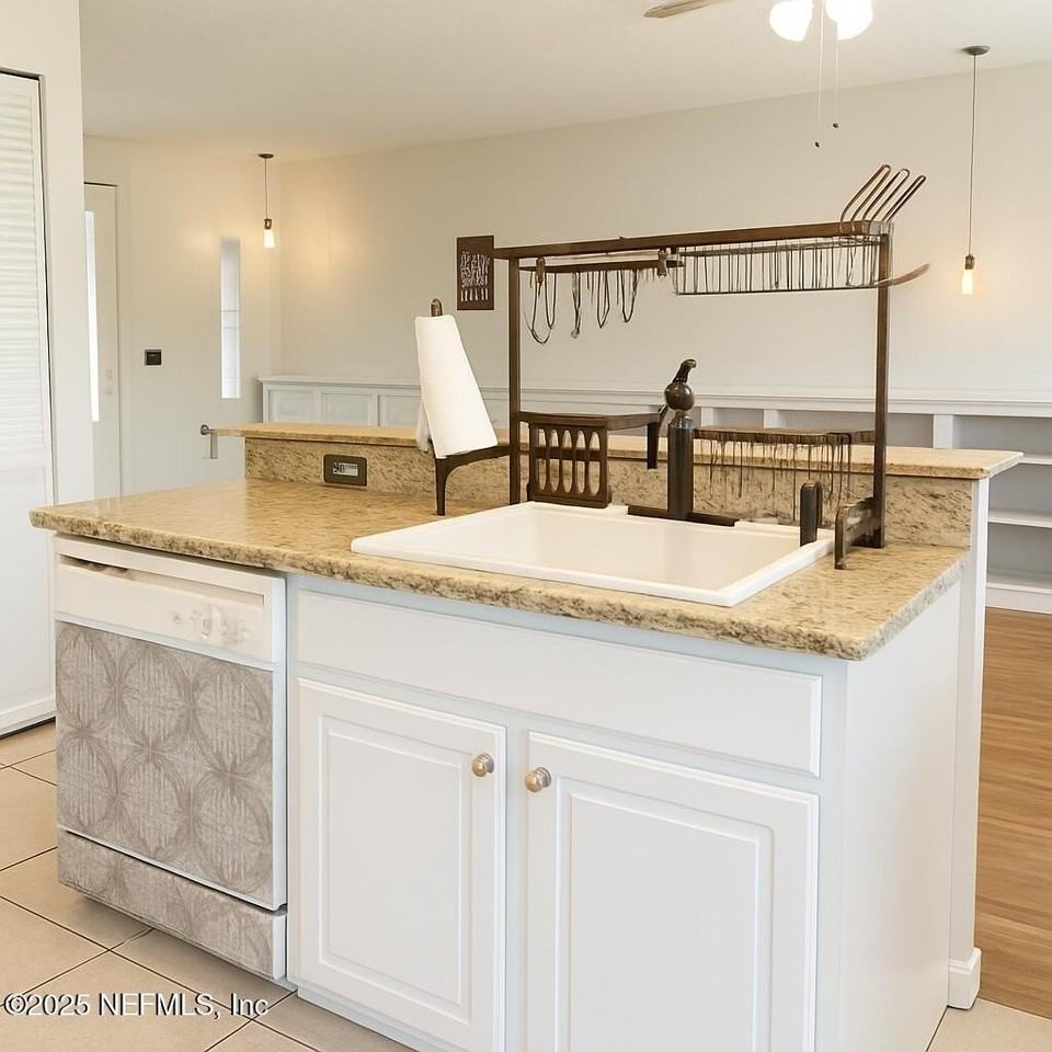 4025 Grande Vista Blvd Unit 23-102 #23-102 - Photo 2 of 11