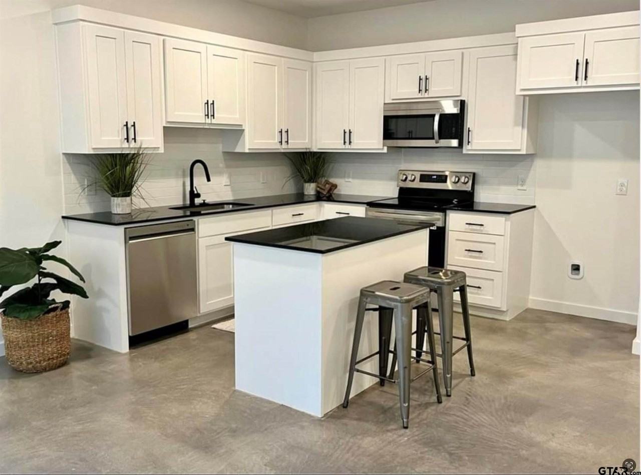 18747 Fm 2493 - Photo 2 of 21