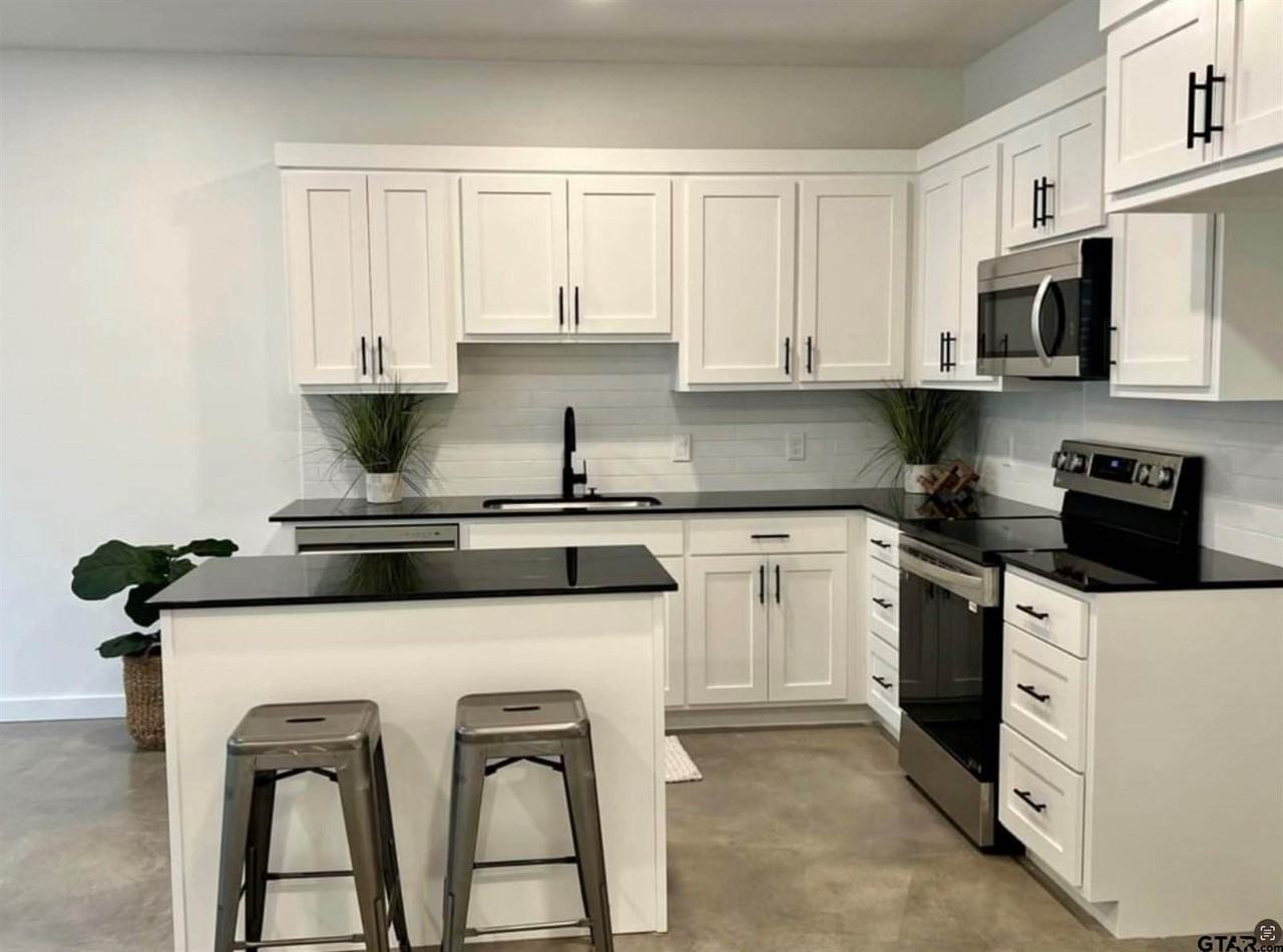 18747 Fm 2493 - Photo 3 of 21