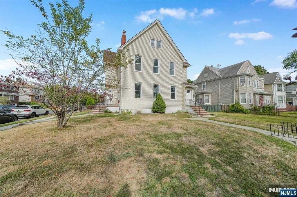 137 Prospect Pl - Photo 2 of 19