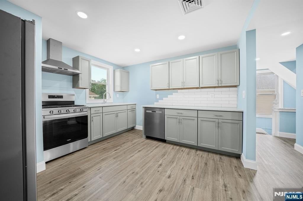 137 Prospect Pl - Photo 4 of 19