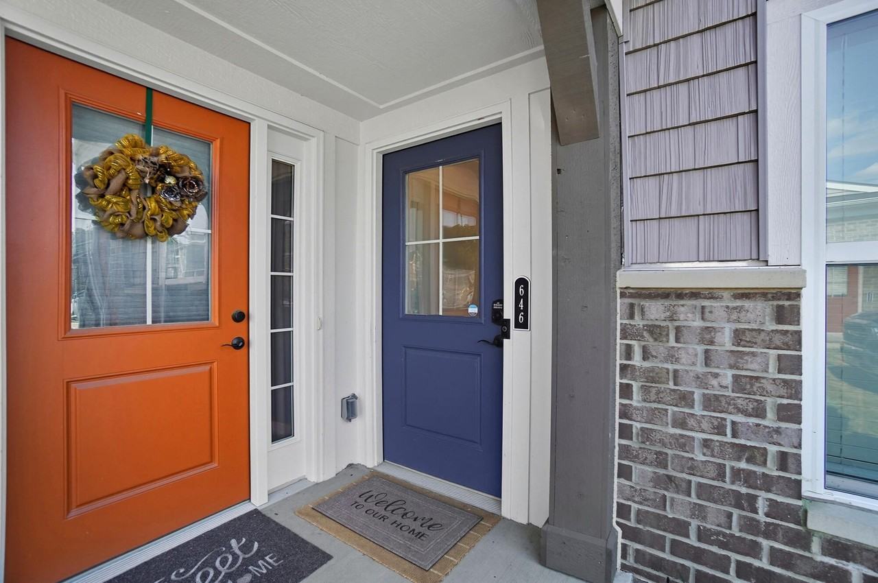 646 Daphne Way - Photo 2 of 31