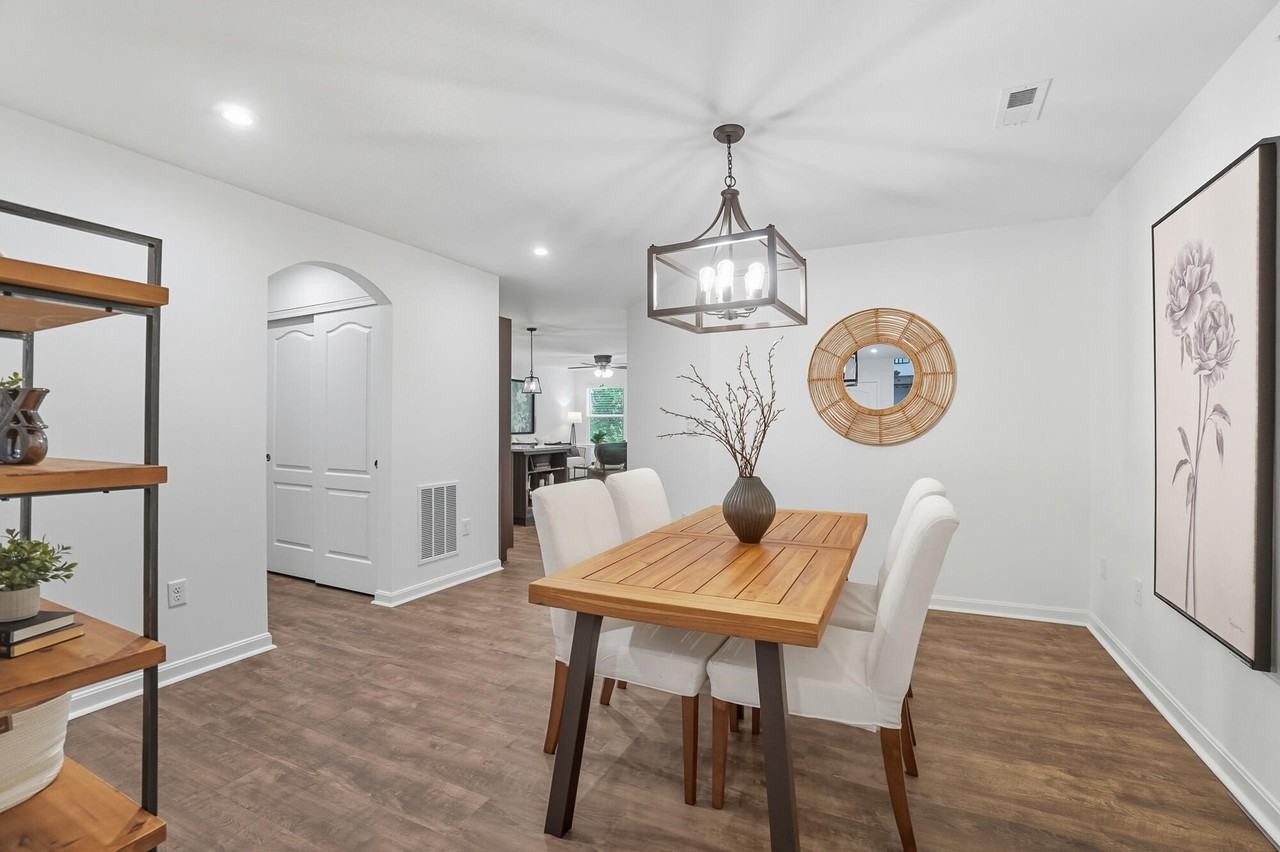 646 Daphne Way - Photo 6 of 31