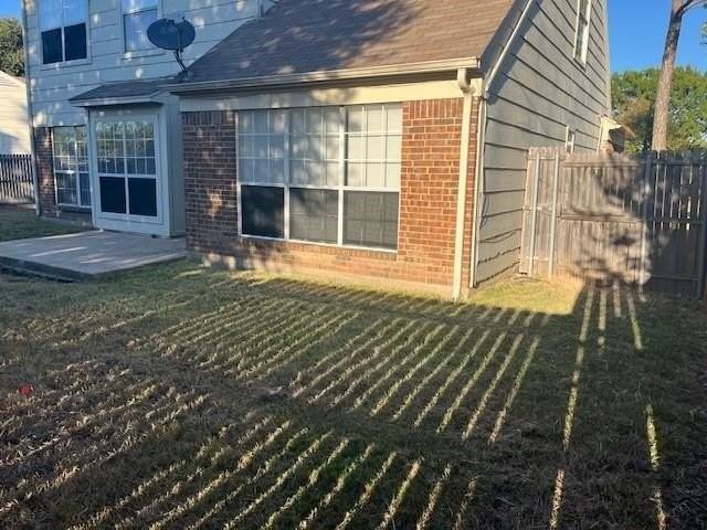 1021 Danforth Ct - Photo 4 of 24