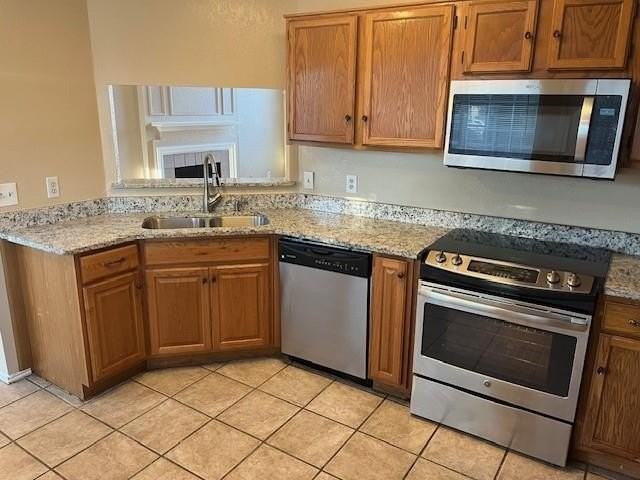 1021 Danforth Ct - Photo 7 of 24