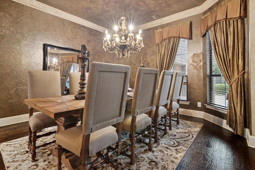 11076 Brighton Ln - Photo 5 of 38