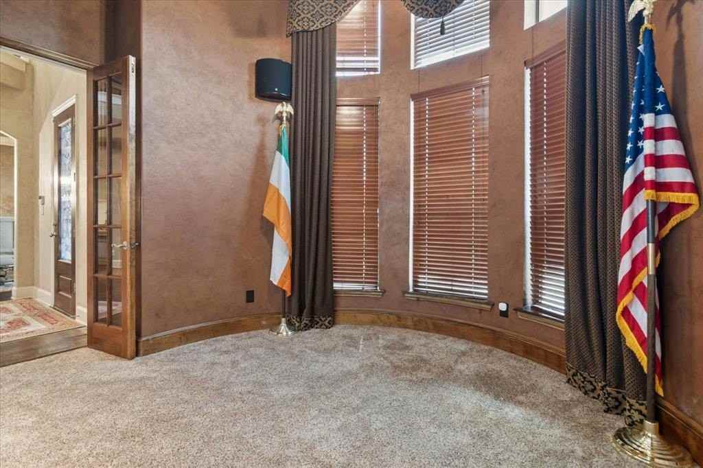 11076 Brighton Ln - Photo 6 of 38