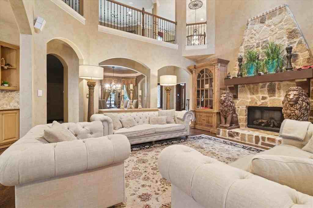 11076 Brighton Ln - Photo 7 of 38