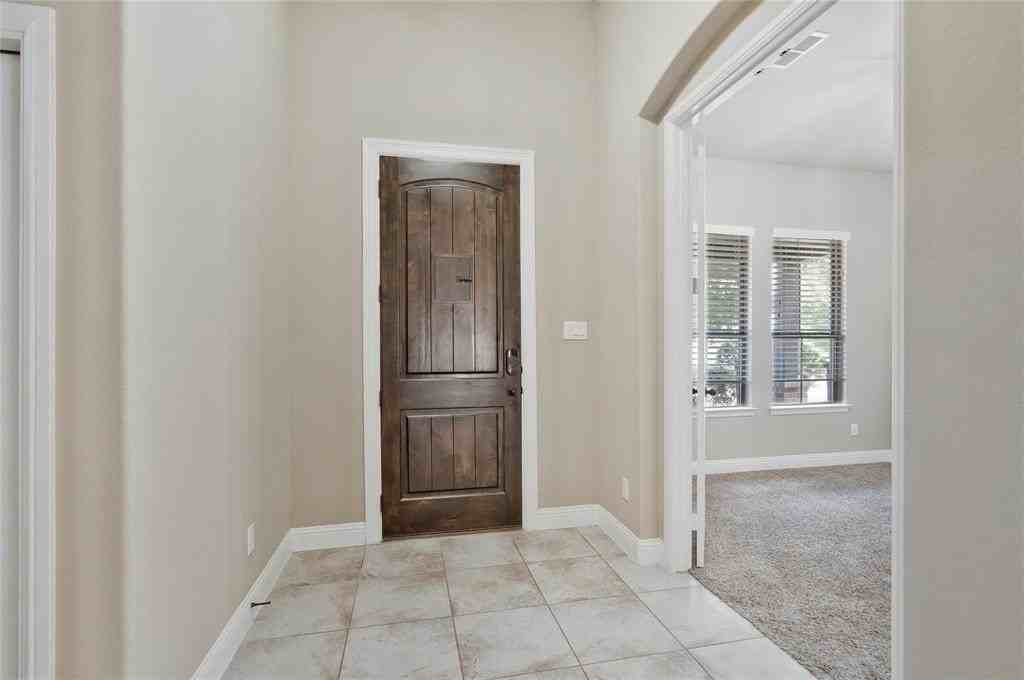 855 Forest Street - Photo 5 of 35