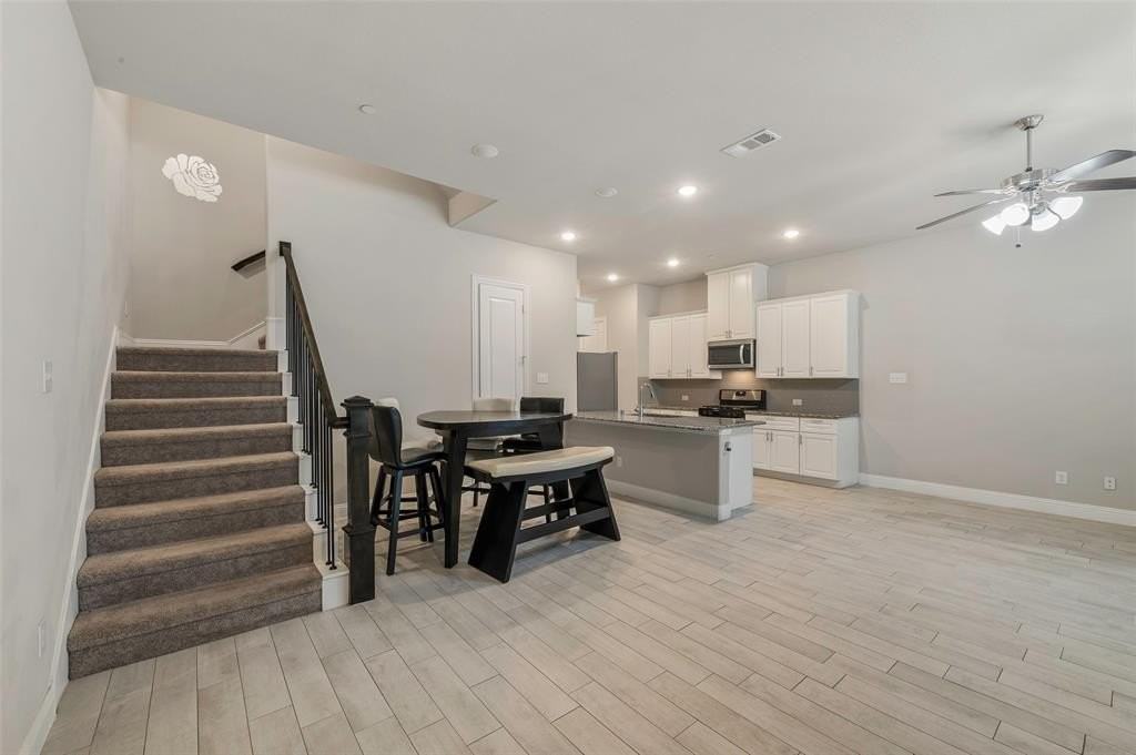 6267 Blythe Dr - Photo 2 of 18