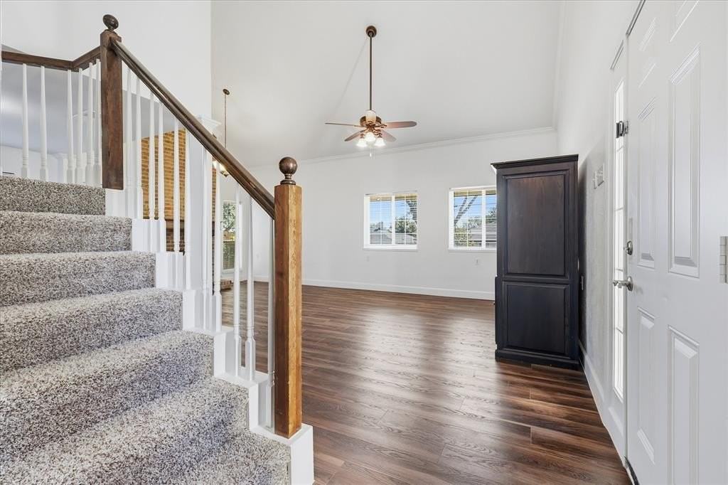 1715 Southampton Dr - Photo 3 of 26