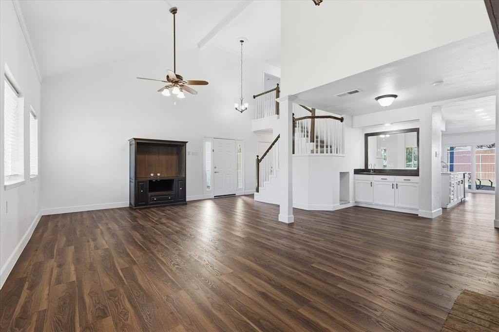 1715 Southampton Dr - Photo 7 of 26