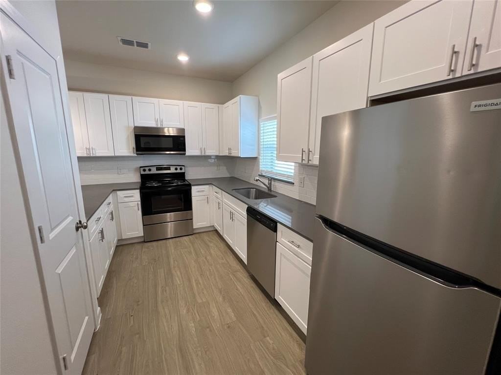 Viking #000 - Photo 4 of 11