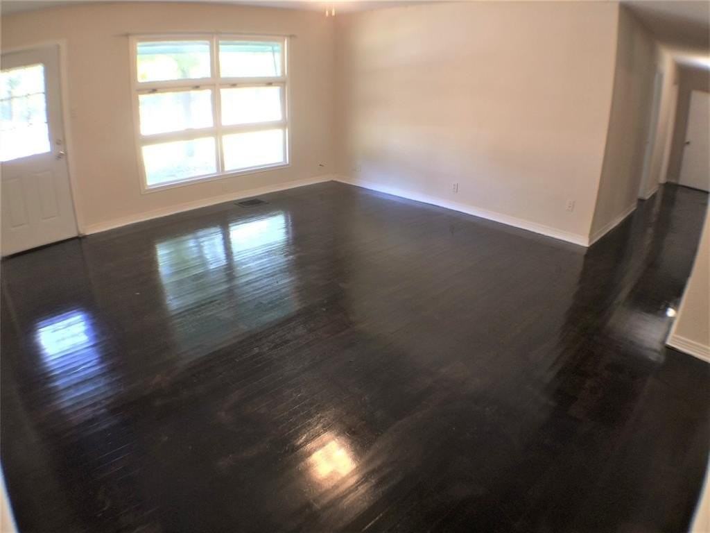 2113 Haltom Rd - Photo 5 of 31