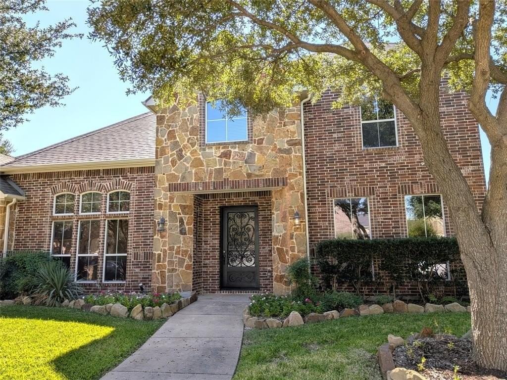 2137 Langdon Dr - Photo 2 of 40