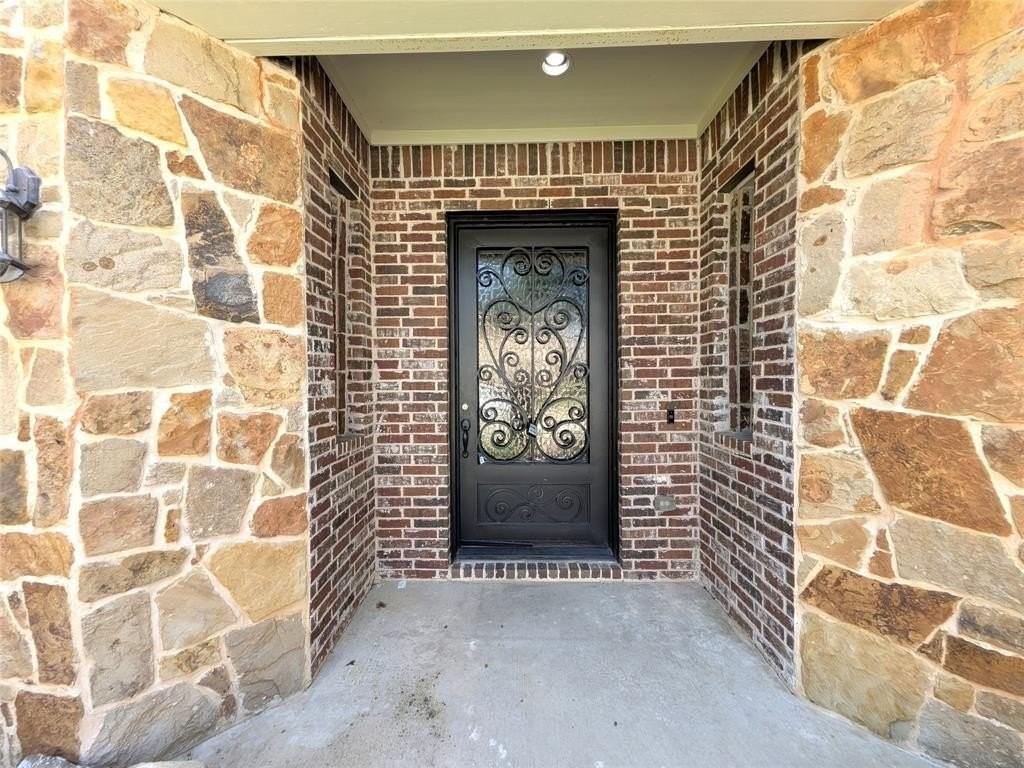 2137 Langdon Dr - Photo 5 of 40