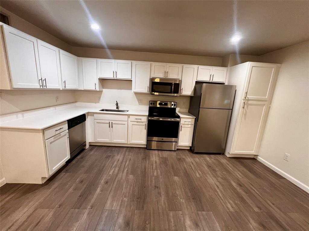 5010 San Jacinto St #204 - Photo 2 of 6