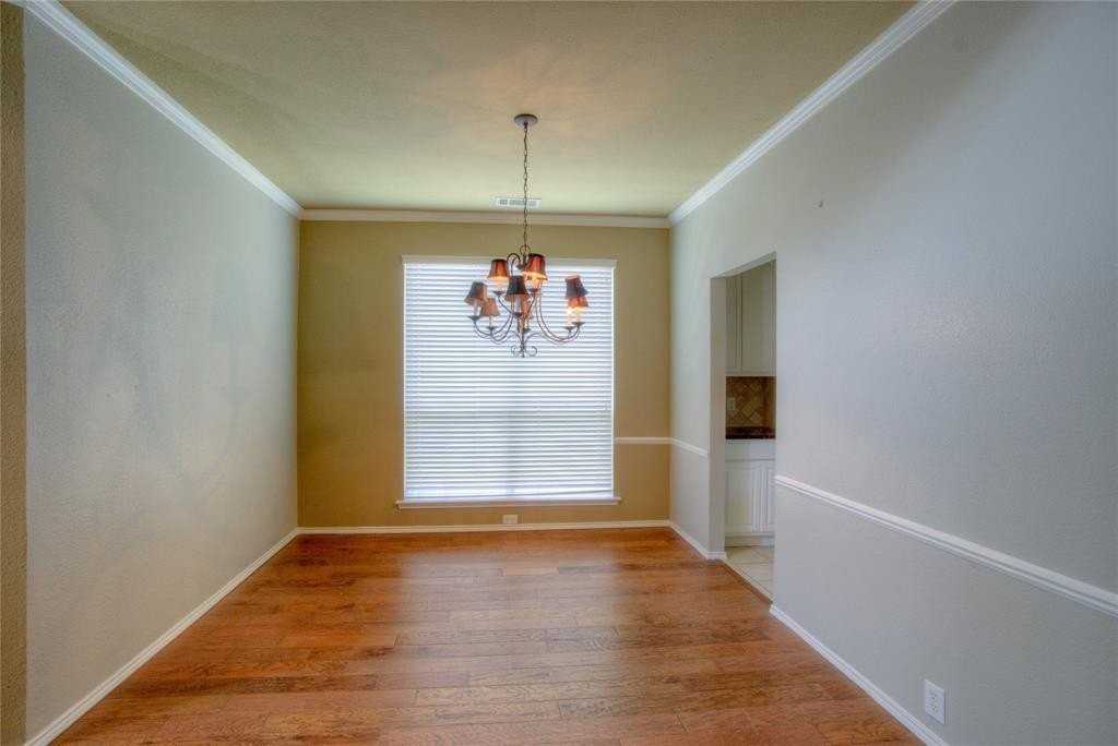 11161 Balcones Drive - Photo 5 of 32