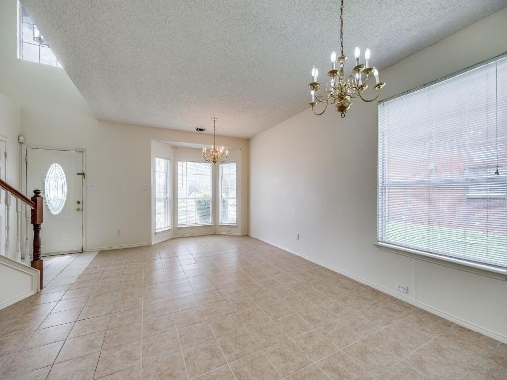 833 Bellflower Dr - Photo 2 of 12