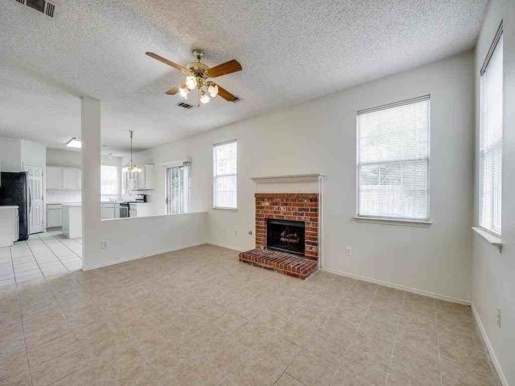 833 Bellflower Dr - Photo 3 of 12