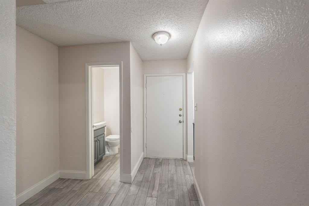 7604 Chapin Rd #D - Photo 3 of 32