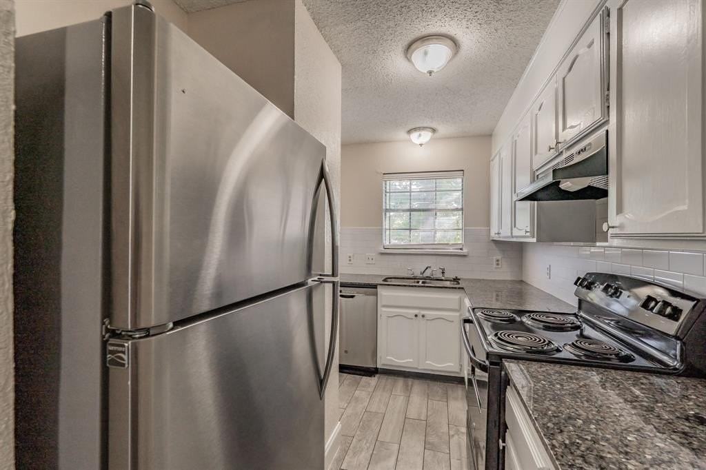 7604 Chapin Rd #D - Photo 4 of 32