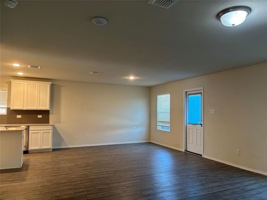 1441 Lumberton Dr - Photo 4 of 26