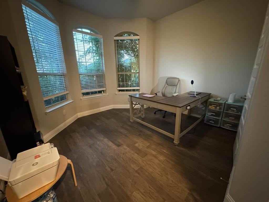 1204 Sundrop Dr - Photo 3 of 24