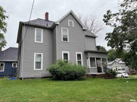 featured image of 723 W Armstrong Ave #B